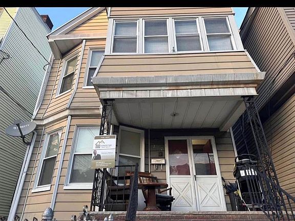 3rd image of 210 Claremont Ave Unit A