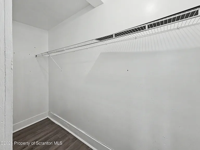907 Green Ridge St #R — Photo 12