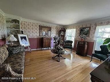 5th image of 640 W Foothills Dr