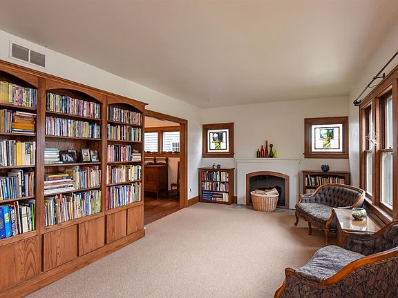 2nd image of 1601 Charlton Ave