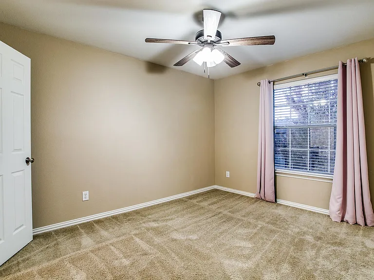 302 Walnut Grove Ln — Photo 14