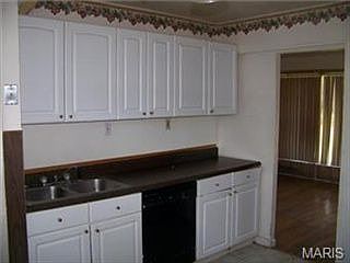 3rd image of 755 Northmoor Dr