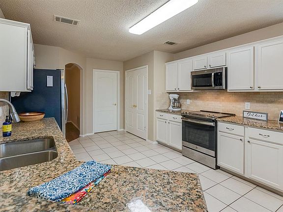 3rd image of 8648 Arcadia Park Dr