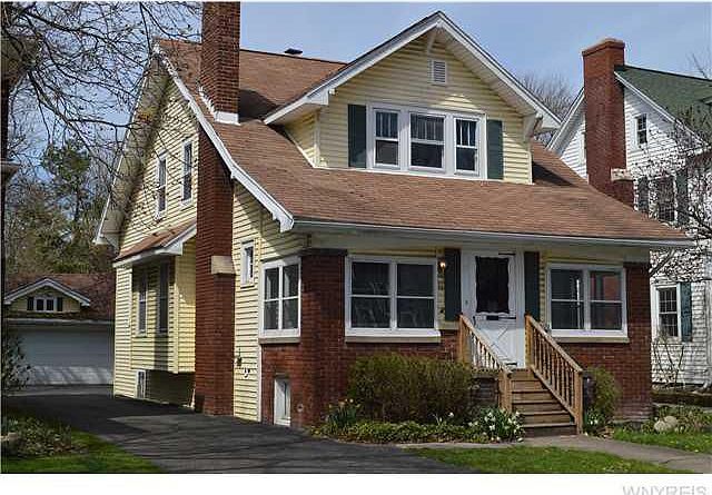 1st image of 85 Elmwood Park W