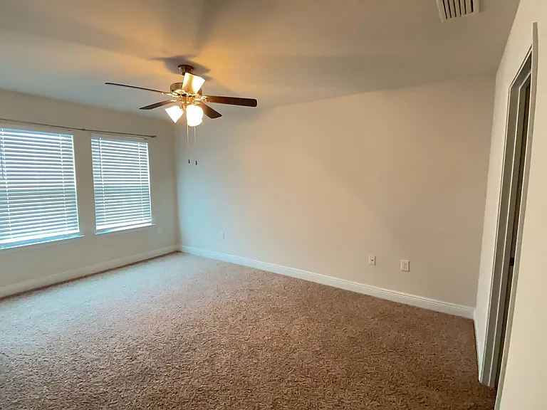 1609 Caleigh Ct — Photo 7