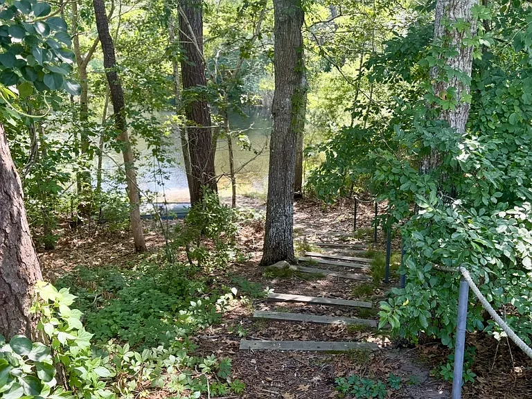 Lily Pond Apartments — Photo 7