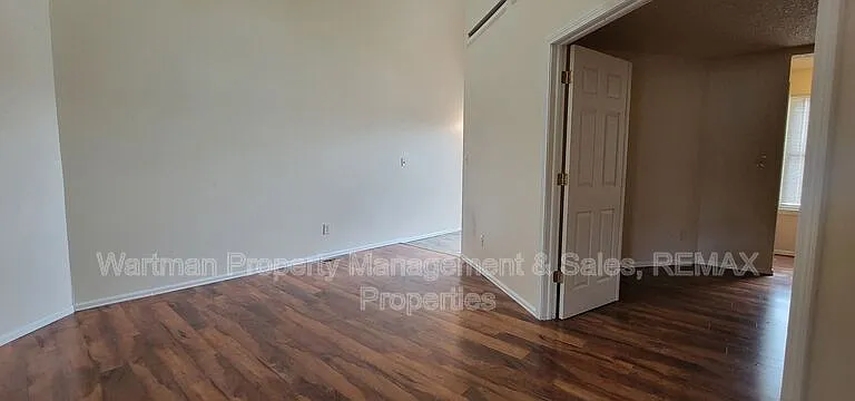4560 Excalibur Ct — Photo 3