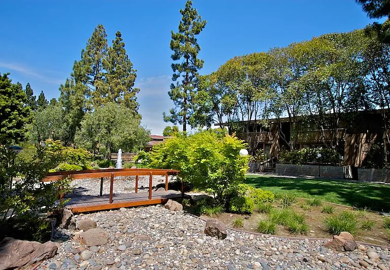 Lake Terrace — Photo 8