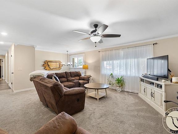 5th image of 1729 Sylvan Ln
