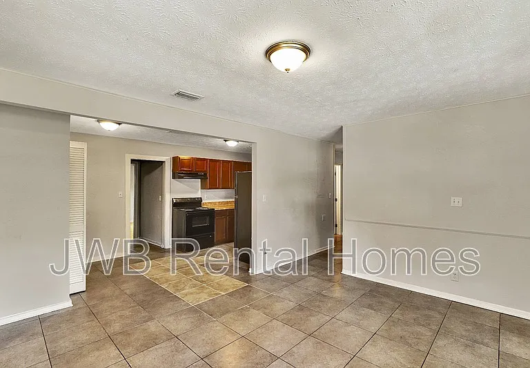 4705 Portsmouth Ave — Photo 3