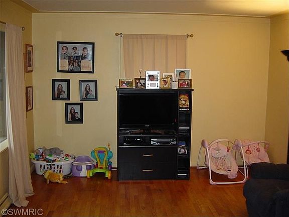 2nd image of 794 136th Ave
