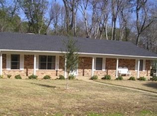 405 Woodcrest Ln, Longview, TX 75601