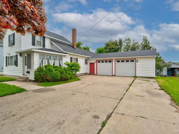 218 N Houghton Ave, Manistique, MI 49854