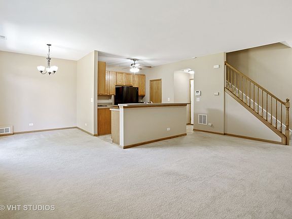 3rd image of 1982 Cobblestone Dr Unit 1982