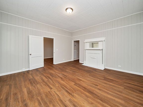 3rd image of 932 35th Ave