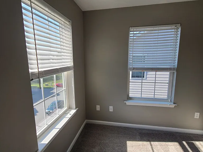 230 Crown Ct — Photo 42