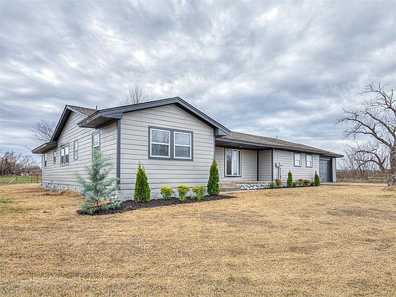 2nd image of 8424 SW 35th St