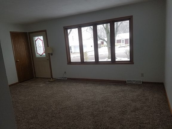 2nd image of 1516 Crestview St