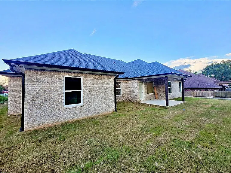 805 Woodridge Cir — Photo 42