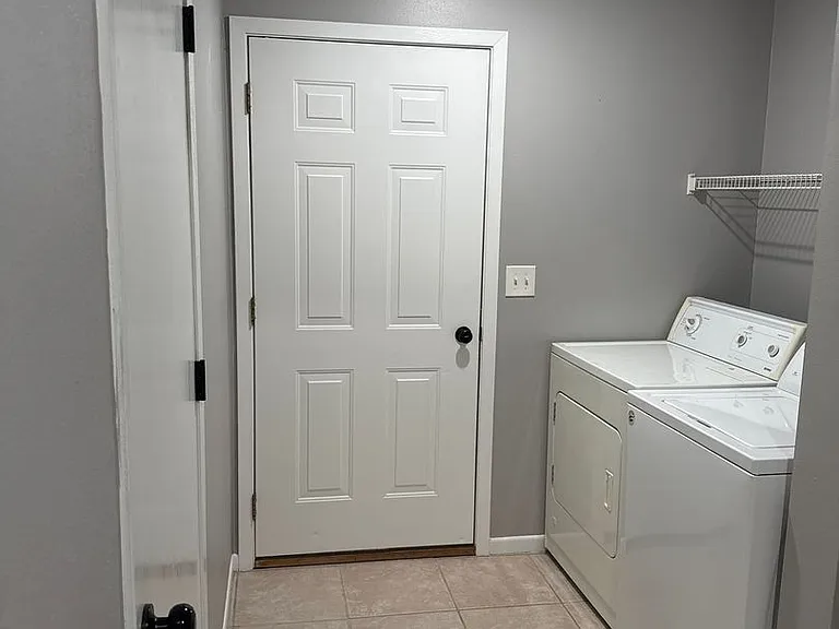 1051 Minns Dr — Photo 14