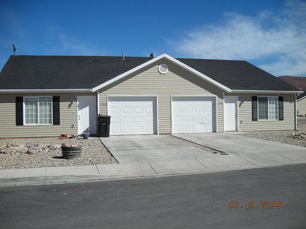 Building Photo - 1261 N 650 W