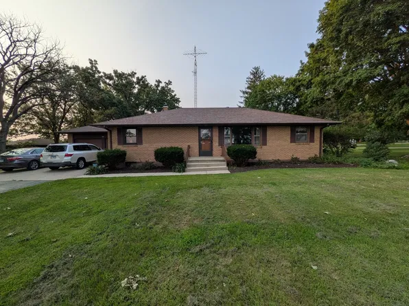 206 Palmyra Rd, Dixon, IL 61021