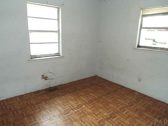 4th image of 3504 W Scott St #A