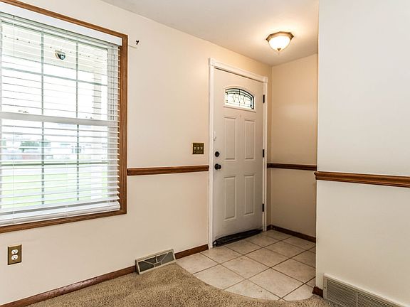 4th image of 7934 Davis Rd N