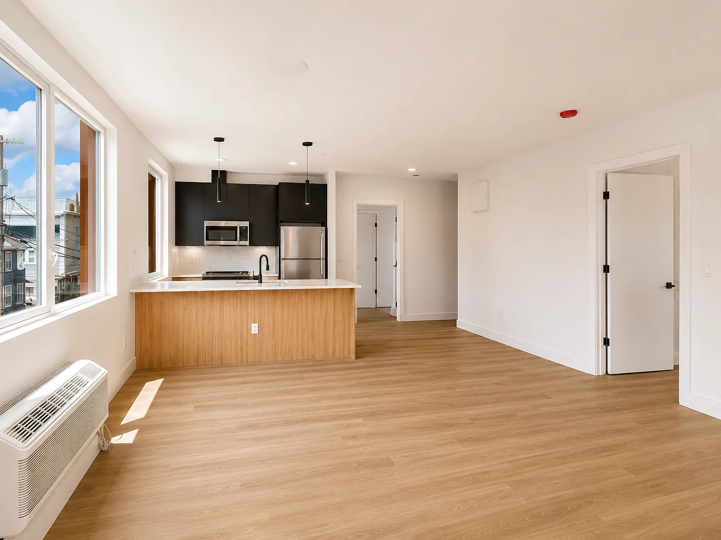 2 bed, 650 sqft, $3,500 — Photo 4