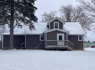 W6824 35th Ave, Menominee, MI 49858