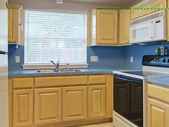 4th image of 2508 Westwood Main Dr
