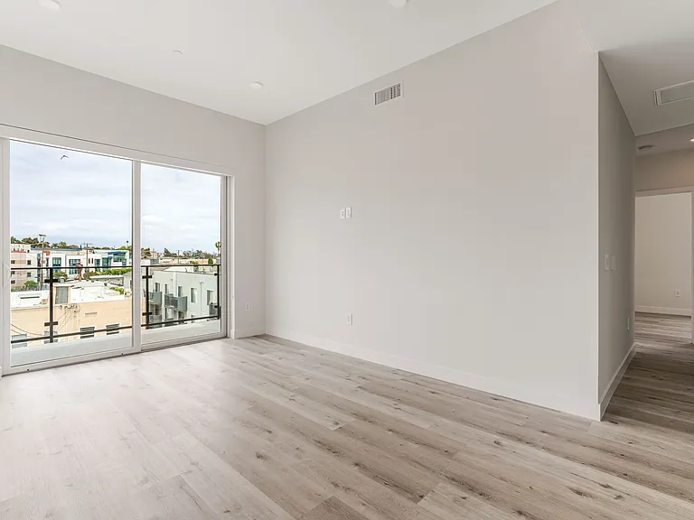 3308 Mentone Ave #304 — Photo 9