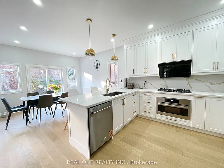 485 English Rose Ln #ONE ENSUITE ON SECON — Photo 2