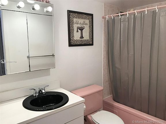2nd image of 2750 NE 183rd St APT 1903
