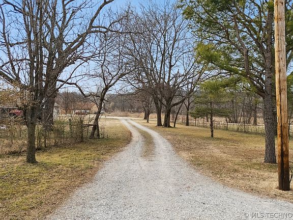 3rd image of 20807 River Bend Dr