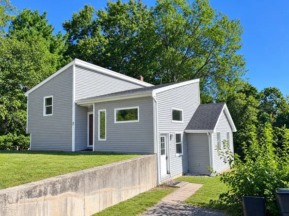 3 Plymouth St, North Reading, MA 01864