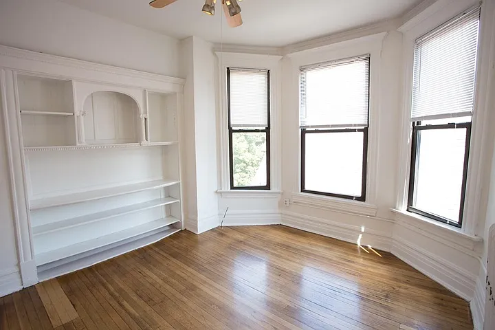 5401-5403 S. Woodlawn Avenue — Photo 17