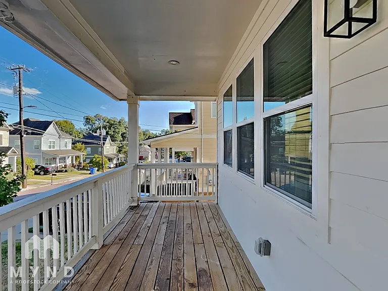 631 Windsor St SW — Photo 5