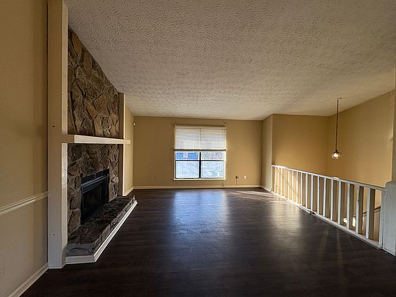 4th image of 1011 Park Forest Dr