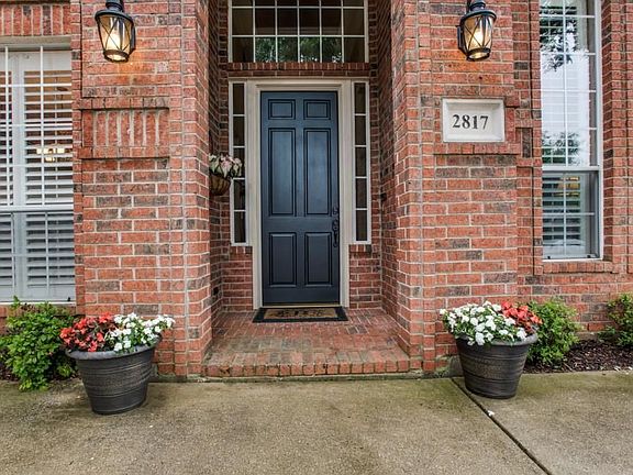 2nd image of 2817 Saint Andrews Dr