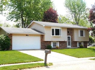 4805 Sturdevant St, Davenport, IA