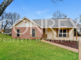 175 Honeysuckle Ct, Millbrook, AL 36054
