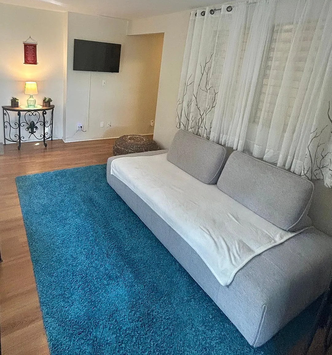 2 bed, 810 sqft, $2,900 — Photo 1