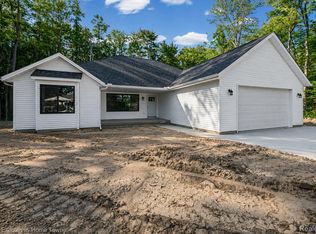 4251 Janice Ct, Fort Gratiot, MI 48059