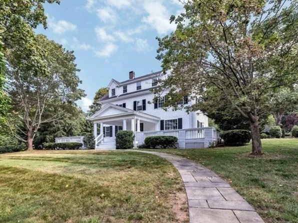 81 Fearing Rd, Hingham, MA 02043