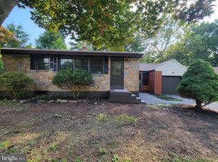 2 Woodcroft Ln, Wilmington, DE 19810