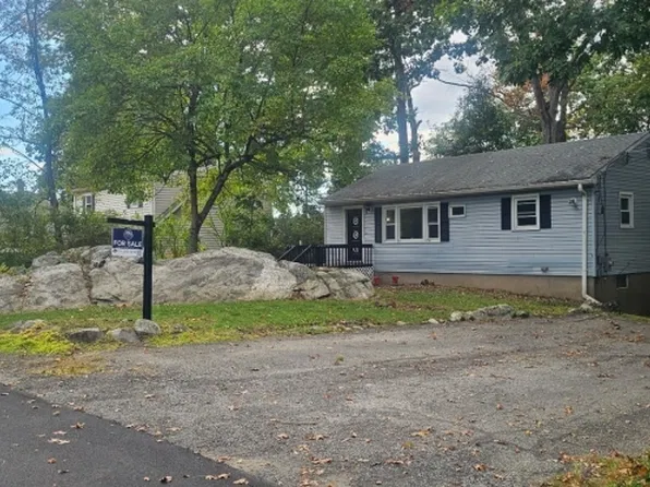 26 Woods Edge Rd, Byram Twp., NJ 07874