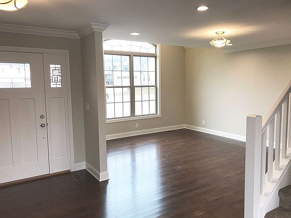 2nd image of 1112 Sierra Ct