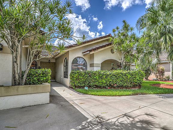 5th image of 10202 NW 6th St