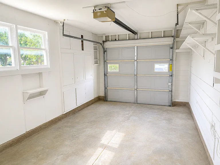 2111 Live Oak St — Photo 11